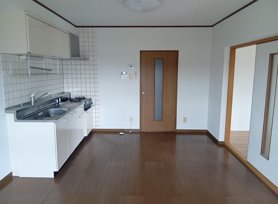 【物件番号1131】牟礼南小・国府中学校校区の3LDK♪駐車場2台込み　専用倉庫付き　ルミエールミツダ