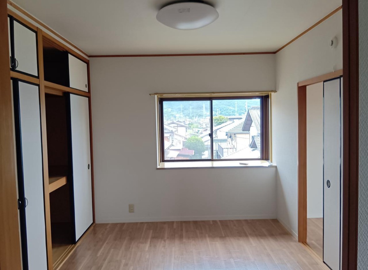 【物件番号1131】牟礼南小・国府中学校校区の3LDK♪駐車場2台込み　専用倉庫付き　ルミエールミツダ