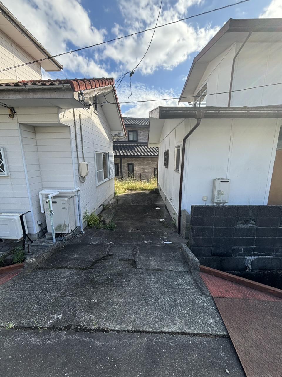 【物件番号1268】山口市荻町　湯田小校区の売土地　既存建物２戸あり。現状有姿渡し