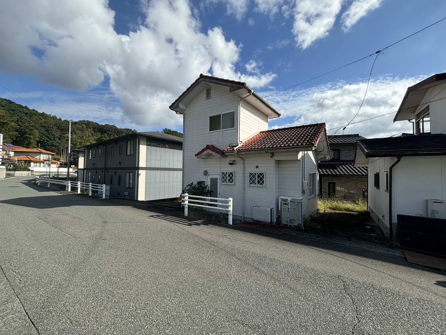 【物件番号1268】山口市荻町　湯田小校区の売土地　既存建物２戸あり。現状有姿渡し